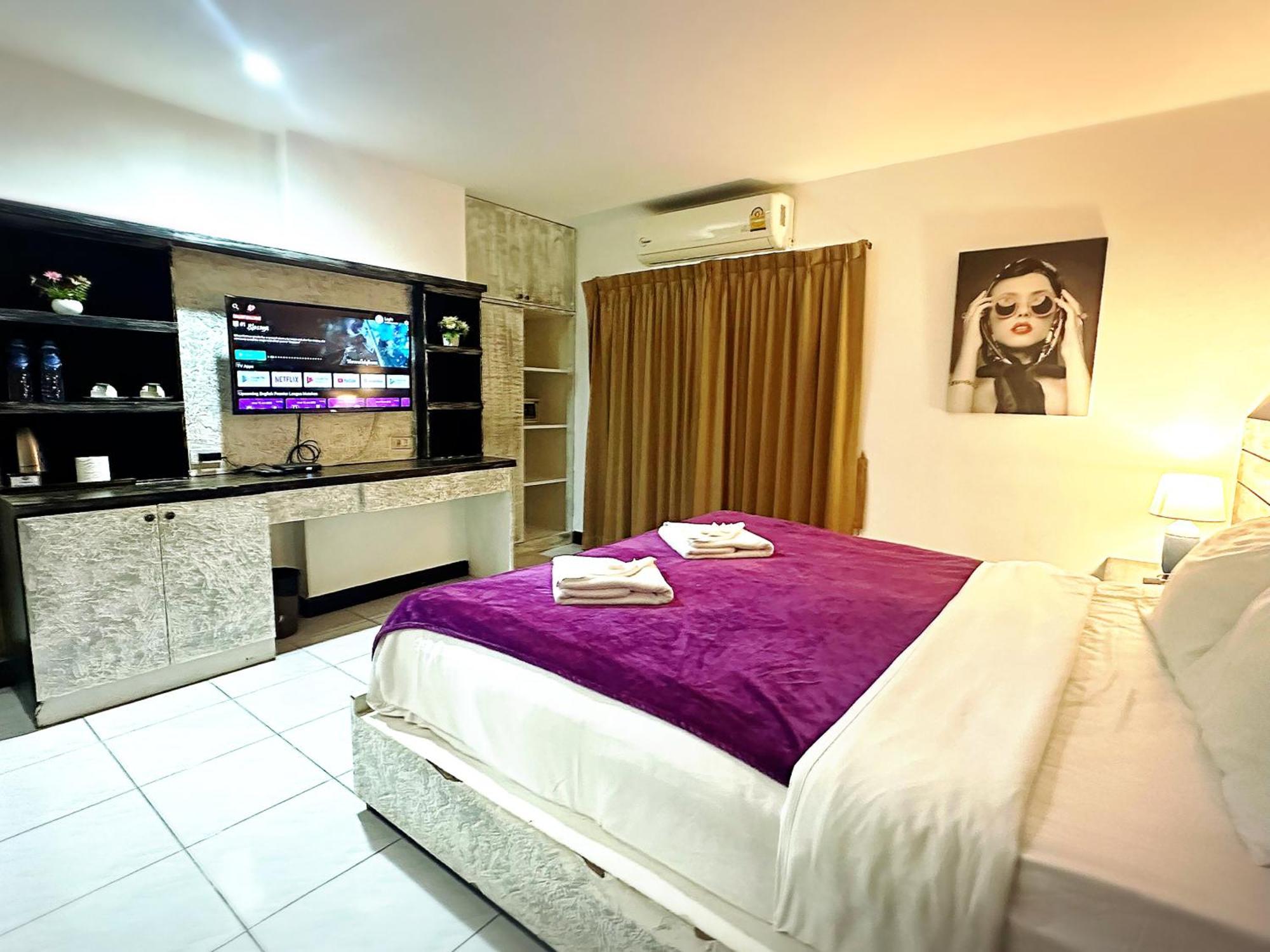 The Shades Hotel 50 Meter Beach Front Patong Экстерьер фото